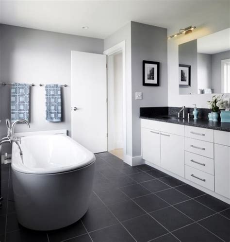 23 Ideas For Beautiful Gray Bathrooms