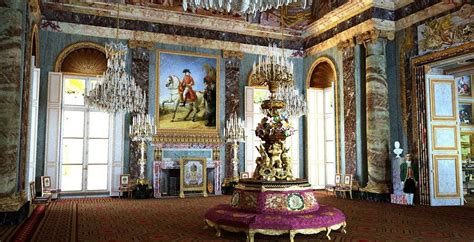The service is the best in st. Le Château de Saint Cloud, architecture et décor - Page 14 ...