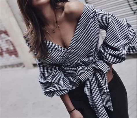 Pin By An Pinkgirl On Fashion It Blouse Tops Designs Stylish Blouse