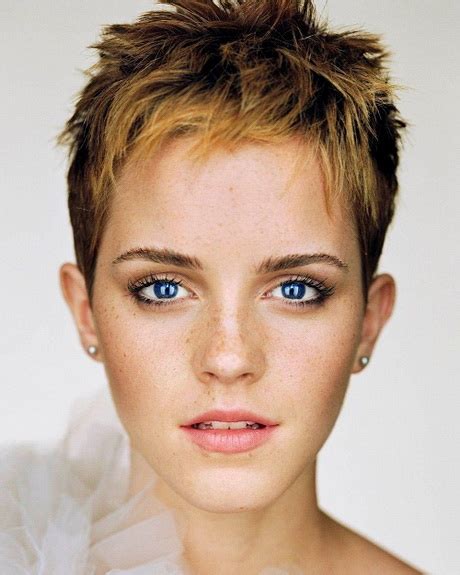 Celebrities With Pixie Haircuts