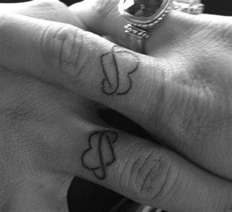 Sisters Forever Finger Tattoo Finger Tattoos Tattoos Infinity Tattoo