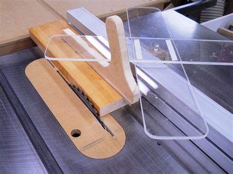 Remember that there are several different types of guards. Gabarits/Jigs Index | Scie diy, Table de sciage et Outils ...