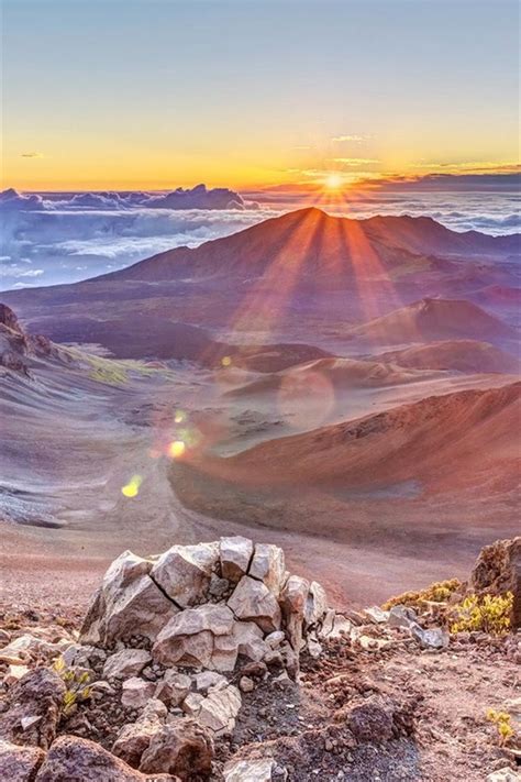 Schöner Sonnenaufgang Spitze Berg Felsen Wolken 640x960 Iphone 44s