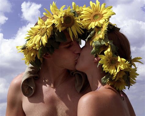 Feel The Music Festival Love With These Cute Couples Popsugar Love And Sex Photo 118