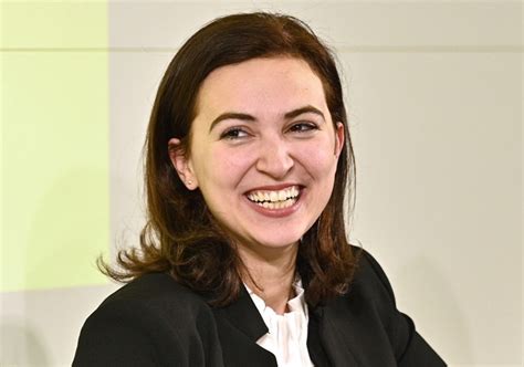 Alma zadić, ministrica pravde u vladi austrije, postala je majka. Alma Zadic ~ news word