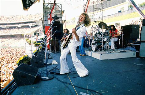 I molest boys and girls. Peter Frampton 1976 04.08