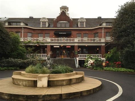 Located in troutdale, oregon is an impressive hotel named mcmenamins edgefield. McMenamins Edgefield: Bewertungen, Fotos & Preisvergleich ...