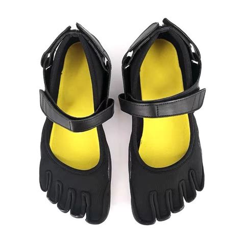 Why are yoga shoes good for your feet? Black Yoga Pilates Split Toe Shoes Five Finger Shoes ...