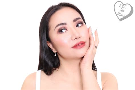 This is brought upon a large silver salver, with four legs. EB Advance Lip Define Matte Matic Lipstick (Stark Mauve ...