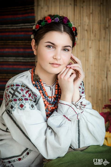 Поділля Folk Fashion Ethnic Fashion Womens Fashion Ukrainian Dress