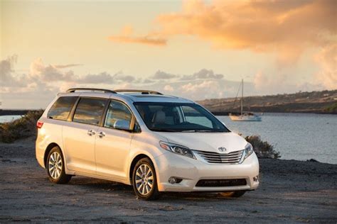 Review Car 2017 Toyota Sienna Review