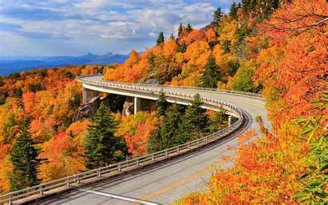 14 Fall Road Trips For Seeing The Best Fall Foliage — And
