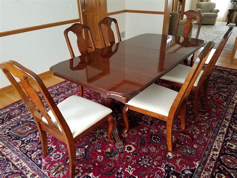 Very Nice Solid Wood Dining Set Cherry Finish Table And 8 Chairs