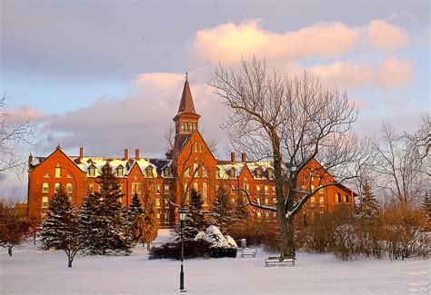 Uvm Champlain College Move To Online Classes Off Message