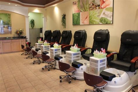 about four seasons nails and spa