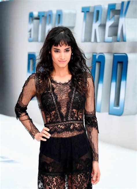 Sofia Boutella Smoulders At Star Trek Beyond Premiere Minus Irish