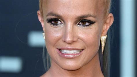 Britney S Clumsy New Single Oops She Did It Again Newshub