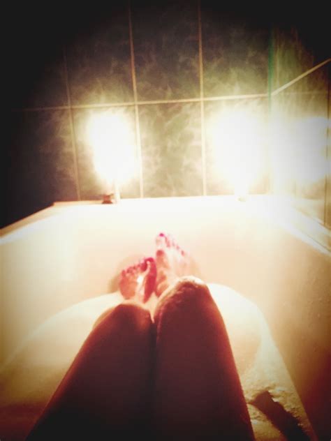 Pin By Tanushka Masmarina On Legs In Bath Bathtub Legs Bath