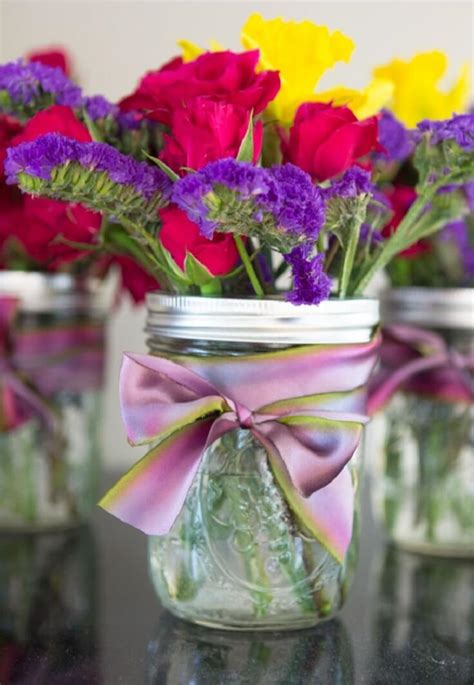 Did you know that mason jar flower decorations will effortlessly deliver the scenic beauty that everyone admires? 29 Best DIY Mason Jar Flower Arrangements (Ideas and ...