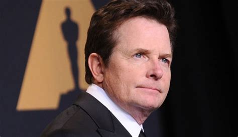 Fox was born michael andrew fox on june 9, 1961 in edmonton, alberta, canada, to phyllis fox (née piper), a payroll. Así es la vida de Michael J. Fox como enfermo de parkinson