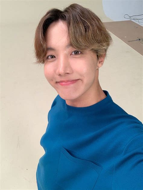Weverse shop is the online mobile shopping app for exclusive and official merchandise of your favorite artists. ~Jhope on Weverse 191008~ "💜💜💜💜💜 Thank you and I love you ...