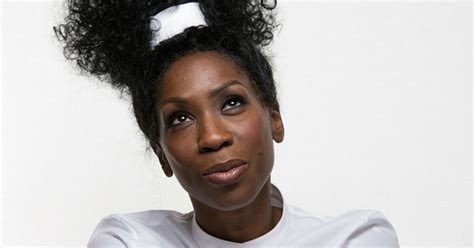 Heather small — proud(на крыше роддома) 04:29. Heather Small from M People is coming to Hull City Hall - Hull Daily Mail