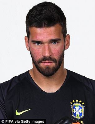 Brazilian World Cup Team S Gorgeous Goalkeeper Goes Viral Daily Mail Online