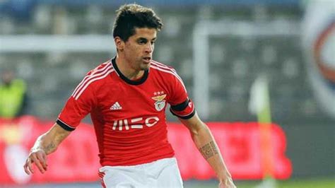 Toute l'actualité de joao cancelo défenseur droit de manchester city et de la sélection portugaise. João Cancelo dedica estreia à falecida mãe - Benfica ...