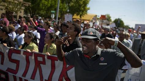 Am Alert Low Wage Workers Strike As California Minimum Wage Debate