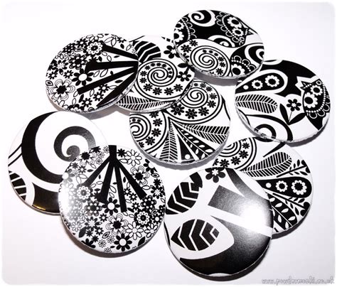 Black And White Floral Badges Powder Monki