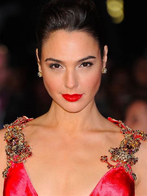 Gal Gadot Bio Age Height Weight Body Measurements Net Worth Images And Photos Finder