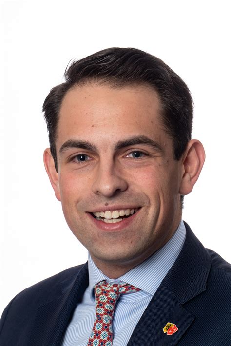 Dit is cultuurmarxisme dat de normaliteit wil deconstrueren om zo de samenleving ideologisch te transformeren en hun revolutionair marxisme op te leggen aan iedereen. Samenstelling gemeente- en OCMW-raad | Gemeente Schoten