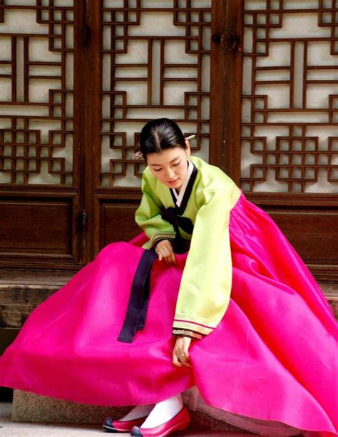 Korean Values And Traditions The Hanbok Trainee Life Amino