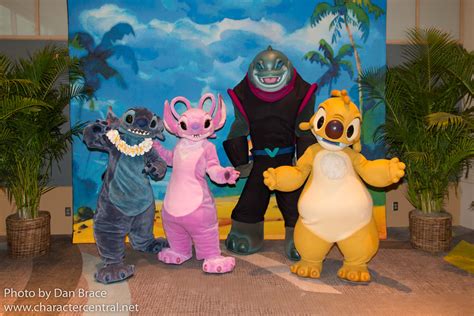 Stitch And Friends At Disney Character Central