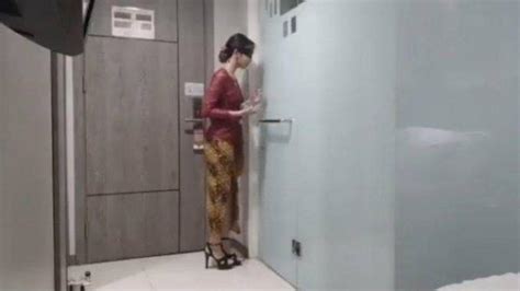 Jadi Tersangka Profesi Asli Wanita Kebaya Merah And Pacar Terkuak Si