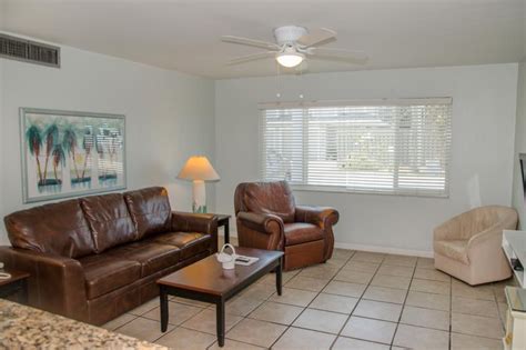 Find your next south florida apartments apartment for rent with bozzuto. Twins Inn: 2-Bedroom Apartments Near Beach Has Washer and ...