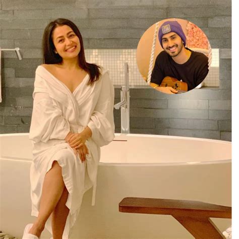 Indian Idol 12 Judge Neha Kakkars Pictures In A Bathrobe Leaves Husband Rohanpreet Singh Out Of