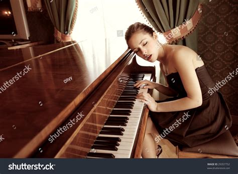 Best Female Pianist Of All Time Get More Anythink S