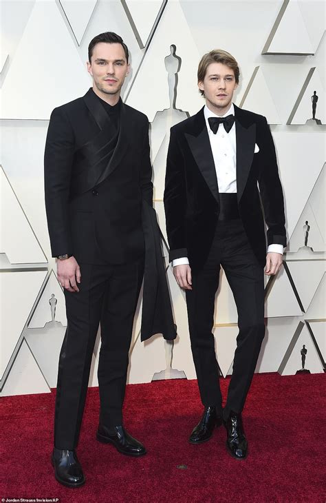 Hoult portrays robert harley, leader of the opposition and adversary to weisz' lady but his favourite dialogue in the film, which was written by tony mcnamara and deborah davis, are his own. Oscars 2019: British stars stun on the Academy Awards red ...