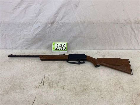 Daisy Model 880 BB Pellet Gun Meagher Auctioneers
