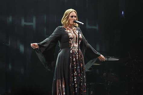 Adele Performs At 2016 Glastonbury Festival 17 Gotceleb