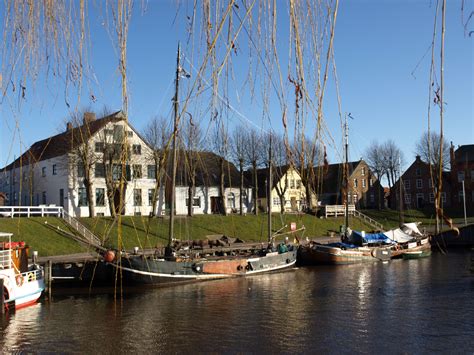 Im idyllischen ortskern von carolinensiel liegt der museumshafen. Die drei Häfen
