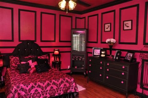 Pin By Misty Malone On Future House Hot Pink Bedrooms Pink Bedroom Decor Pink Black Bedrooms