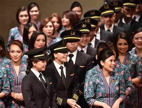 Malaysia Airlines Introduces First Female Pilots Arab News