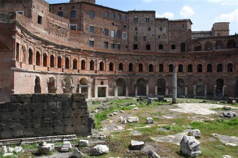 10 Crazy Facts About Life In Ancient Rome