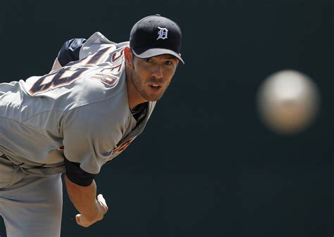 Doug Fister Leaves With Right Finger Soreness Detroit Tigers Score Six