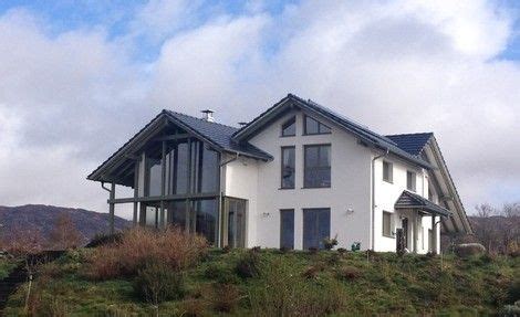 In diesem wunderschönen weberhaus kann man sich nur wohlfühlen. Donegal #individual #customhome #weberhaus | Weber haus, Haus