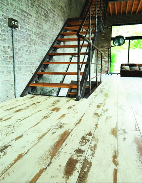 Maybe you would like to learn more about one of these? Un parquet décapé chez Saint Maclou