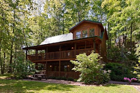 Find a three bedroom cabin rental in gatlinburg or pigeon forge tn. ACROSS THE SMOKIES 3 bedroom Cabin in Gatlinburg, TN