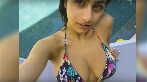 Ex Porn Star Mia Khalifa Points Out All The Problems Women